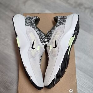 SOLD!! Nike TR 13